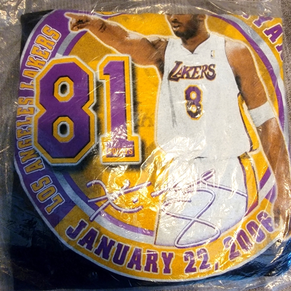 New Kobe Bryant XXL t-shirt